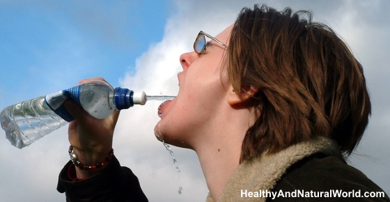 7 Warning Signs That Tell You Your Body Is Lacking Water