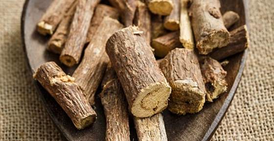 Scientifically Proven Benefits of Licorice (Root, Tea, Powder, DGL)